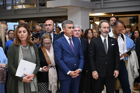 Leyla Əliyeva Müqəddəs Taxt-Tacda Azərbaycan xalçaları sərgisinin açılışında iştirak edib