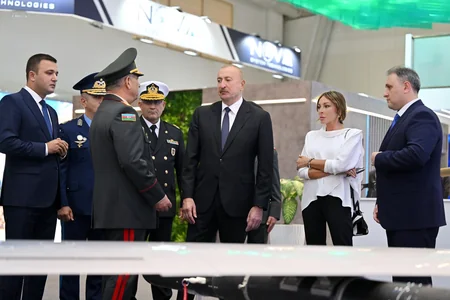 Президент Ильхам Алиев ознакомился с выставками ADEX 2026 и Securex Caspian - ОБНОВЛЕНО