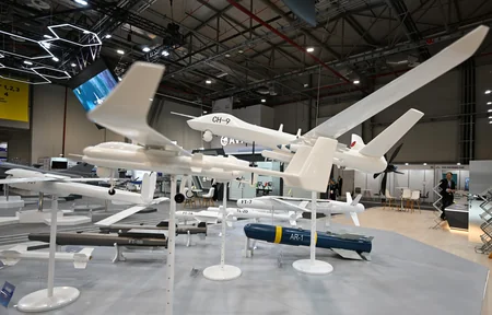 Президент Ильхам Алиев ознакомился с выставками ADEX 2026 и Securex Caspian - ОБНОВЛЕНО