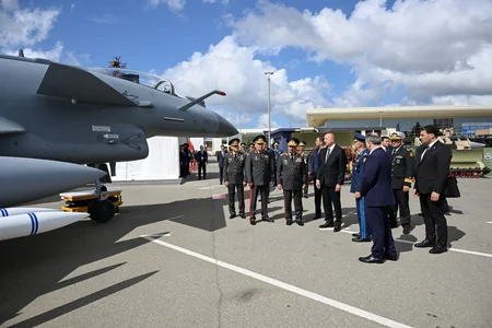 Президент Ильхам Алиев ознакомился с выставками ADEX 2026 и Securex Caspian - ОБНОВЛЕНО