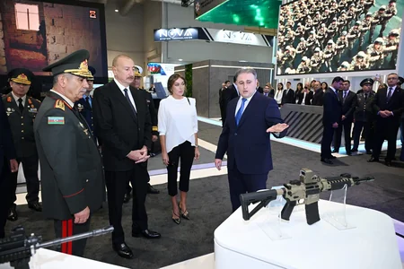 Президент Ильхам Алиев ознакомился с выставками ADEX 2026 и Securex Caspian - ОБНОВЛЕНО