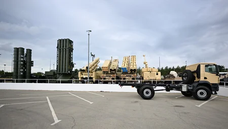 Президент Ильхам Алиев ознакомился с выставками ADEX 2026 и Securex Caspian - ОБНОВЛЕНО