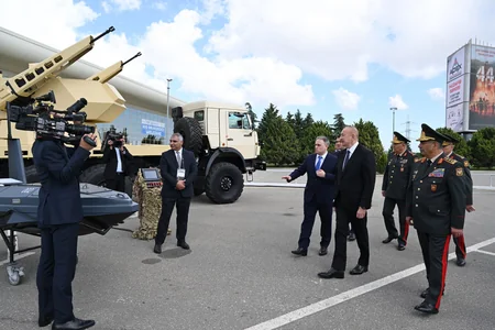 Президент Ильхам Алиев ознакомился с выставками ADEX 2026 и Securex Caspian - ОБНОВЛЕНО
