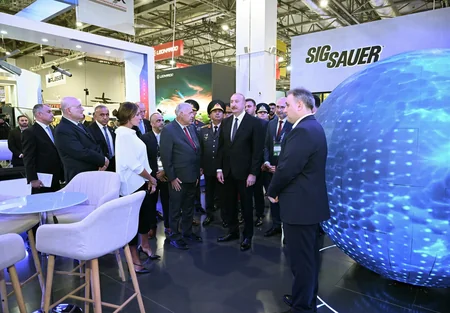 Президент Ильхам Алиев ознакомился с выставками ADEX 2026 и Securex Caspian - ОБНОВЛЕНО