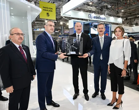 Президент Ильхам Алиев ознакомился с выставками ADEX 2026 и Securex Caspian - ОБНОВЛЕНО