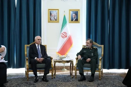 Azerbaijan, Iran discuss cooperation in energy and security