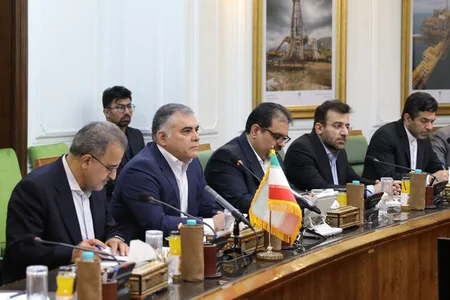 Azerbaijan, Iran discuss cooperation in energy and security