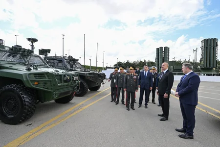 Президент Ильхам Алиев ознакомился с выставками ADEX 2026 и Securex Caspian - ОБНОВЛЕНО