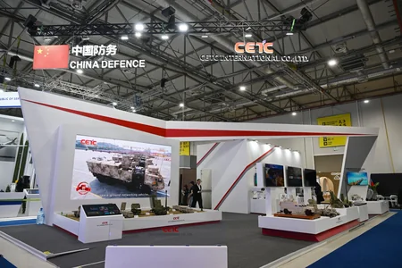 Президент Ильхам Алиев ознакомился с выставками ADEX 2026 и Securex Caspian - ОБНОВЛЕНО