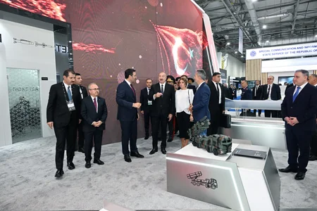 Президент Ильхам Алиев ознакомился с выставками ADEX 2026 и Securex Caspian - ОБНОВЛЕНО