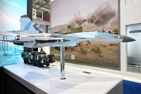 Президент Ильхам Алиев ознакомился с выставками ADEX 2026 и Securex Caspian - ОБНОВЛЕНО