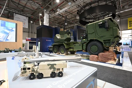 Президент Ильхам Алиев ознакомился с выставками ADEX 2026 и Securex Caspian - ОБНОВЛЕНО