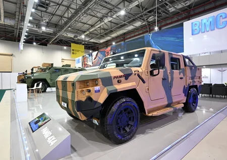 Президент Ильхам Алиев ознакомился с выставками ADEX 2026 и Securex Caspian - ОБНОВЛЕНО