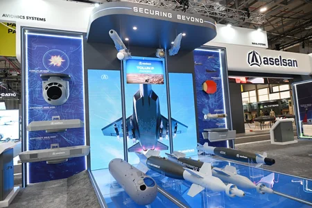 Президент Ильхам Алиев ознакомился с выставками ADEX 2026 и Securex Caspian - ОБНОВЛЕНО