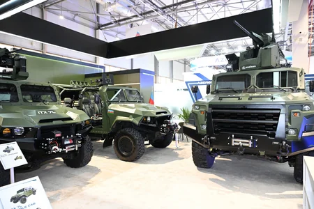 Президент Ильхам Алиев ознакомился с выставками ADEX 2026 и Securex Caspian - ОБНОВЛЕНО