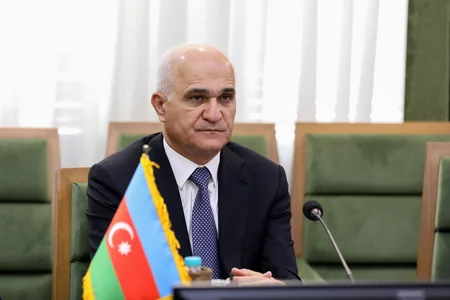 Azerbaijan, Iran discuss cooperation in energy and security