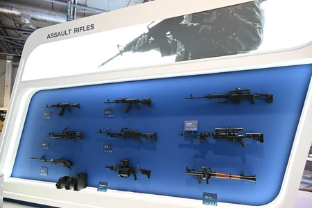 Президент Ильхам Алиев ознакомился с выставками ADEX 2026 и Securex Caspian - ОБНОВЛЕНО