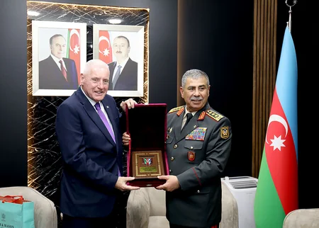 Zakir Həsənov Böyük Britaniya və Slovakiyanın müdafiə nazirləri ilə görüşüb