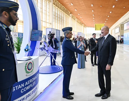 Президент Ильхам Алиев ознакомился с выставками ADEX 2026 и Securex Caspian - ОБНОВЛЕНО
