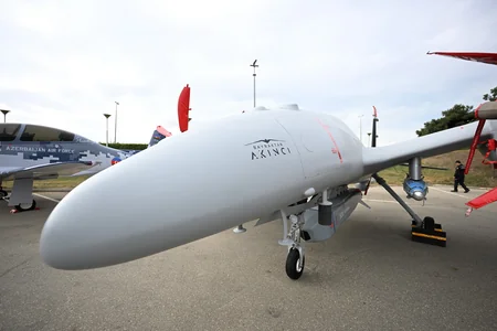 Президент Ильхам Алиев ознакомился с выставками ADEX 2026 и Securex Caspian - ОБНОВЛЕНО