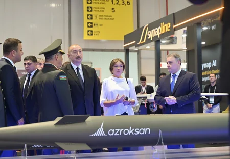 Президент Ильхам Алиев ознакомился с выставками ADEX 2026 и Securex Caspian - ОБНОВЛЕНО