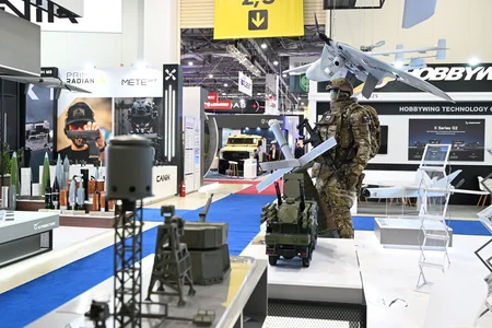Президент Ильхам Алиев ознакомился с выставками ADEX 2026 и Securex Caspian - ОБНОВЛЕНО