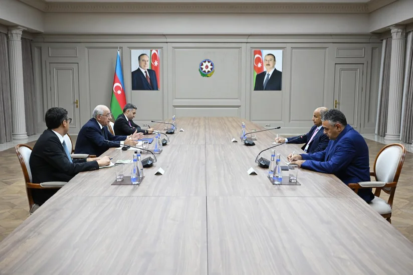 Əli Əsədov Beynəlxalq Üzgüçülük Federasiyasının prezidenti ilə görüşüb