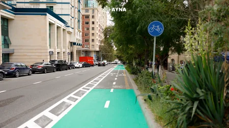 Bakının Bülbül prospektinin daha bir hissəsində mikromobillik zolağı təşkil olunub