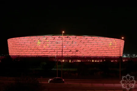 Heydər Əliyev Mərkəzi və Olimpiya Stadionu Çin bayrağının rəngləri ilə işıqlandırılıb - YENİLƏNİB