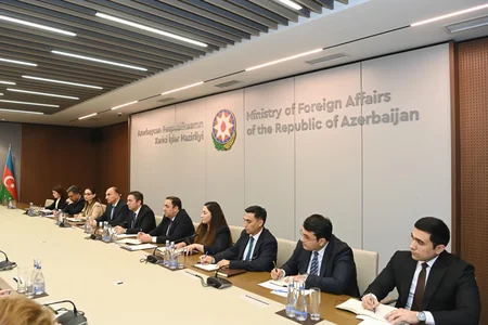 Azərbaycan və Aİ arasında regional məsələlər müzakirə olunub