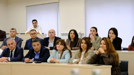 Əlaqələndirmə Qərargahının İşçi Qrupunun üzvləri Qarabağ Universitetində tələbələrlə görüş keçirib