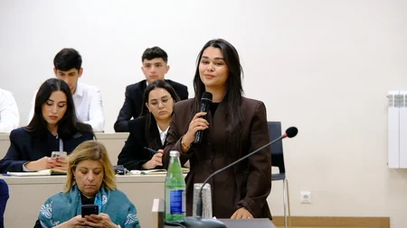 Əlaqələndirmə Qərargahının İşçi Qrupunun üzvləri Qarabağ Universitetində tələbələrlə görüş keçirib