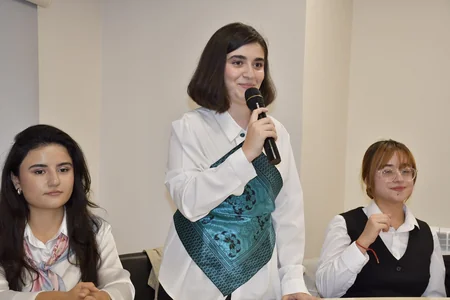 Əlaqələndirmə Qərargahının İşçi Qrupunun üzvləri Qarabağ Universitetində tələbələrlə görüş keçirib