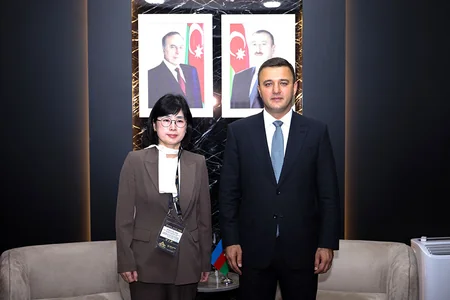 Aqil Qurbanov ADEX 2026 sərgisində görüşlər keçirib