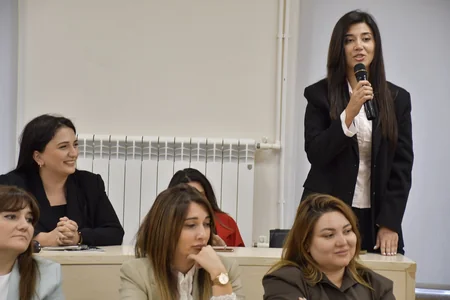 Əlaqələndirmə Qərargahının İşçi Qrupunun üzvləri Qarabağ Universitetində tələbələrlə görüş keçirib