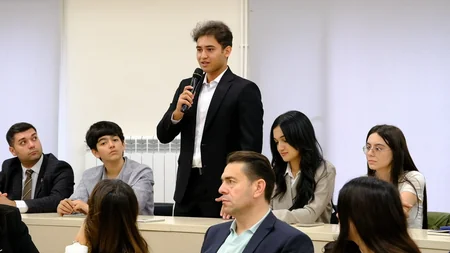 Əlaqələndirmə Qərargahının İşçi Qrupunun üzvləri Qarabağ Universitetində tələbələrlə görüş keçirib