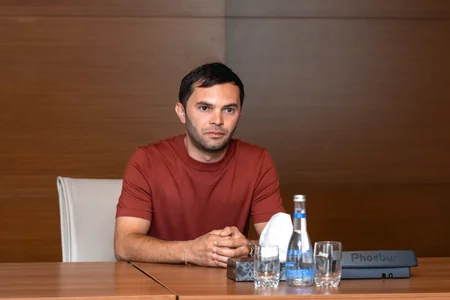Anar Quliyev Ağdaşda vətəndaşları qəbul edib