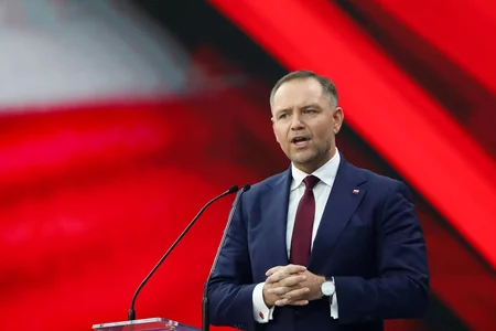Polşa Prezidenti neft şirkətlərinin əlavə mənfəətinə vergi tətbiqini təsdiqləyib