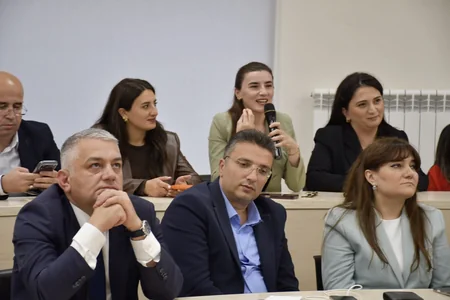 Əlaqələndirmə Qərargahının İşçi Qrupunun üzvləri Qarabağ Universitetində tələbələrlə görüş keçirib