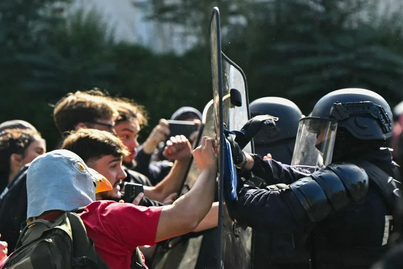 Fransada polis 600 etirazçını həbs edib