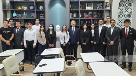 Azerbaijan's envoy to Kazakhstan meets Azerbaijani students in Astana