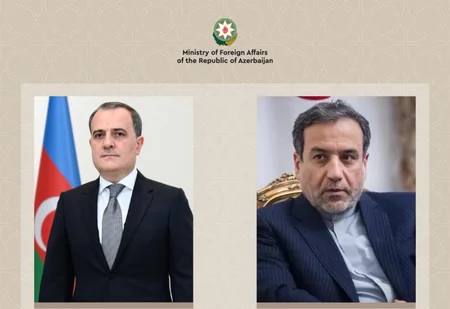 Ceyhun Bayramov Əraqçi ilə Azərbaycan-İran münasibətlərinin inkişaf perspektivlərini müzakirə edib