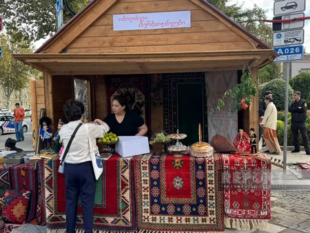Azərbaycanın milli adət-ənənələri və mətbəxi Tbilisoba festivalında təqdim olunub