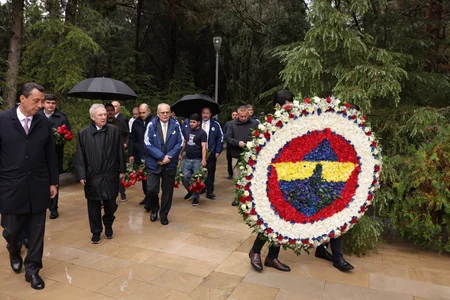 Fənərbağçanın nümayəndələri Heydər Əliyevin məzarını və Şəhidlər xiyabanını ziyarət ediblər