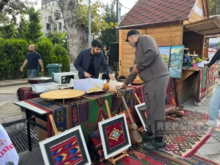 Azərbaycanın milli adət-ənənələri və mətbəxi Tbilisoba festivalında təqdim olunub