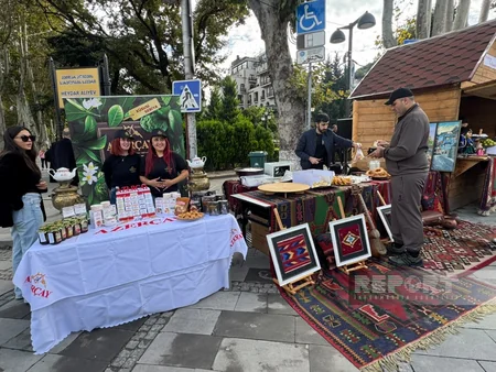 Azərbaycanın milli adət-ənənələri və mətbəxi Tbilisoba festivalında təqdim olunub
