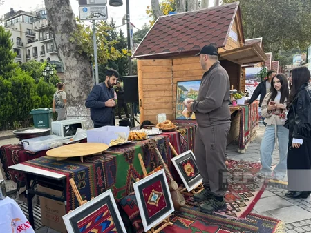 Azərbaycanın milli adət-ənənələri və mətbəxi Tbilisoba festivalında təqdim olunub