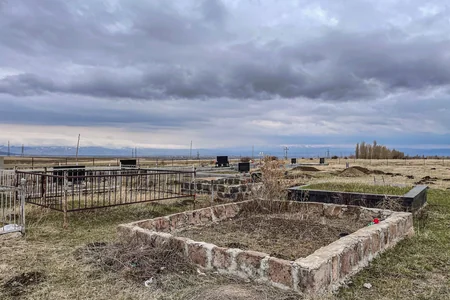 Qərbi Azərbaycanın yaddaş yerləri: Ermənistanın özününküləşdirdiyi Güllübulaq kəndində Azərbaycan qəbiristanlığı