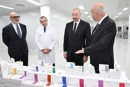 İlham Əliyev Pirallahı Sənaye Parkında dərman istehsalı müəssisəsinin açılışında iştirak edib