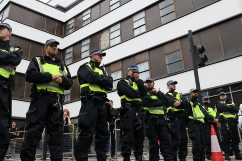 В Англии полиция задержала 12 человек после антимиграционного протеста